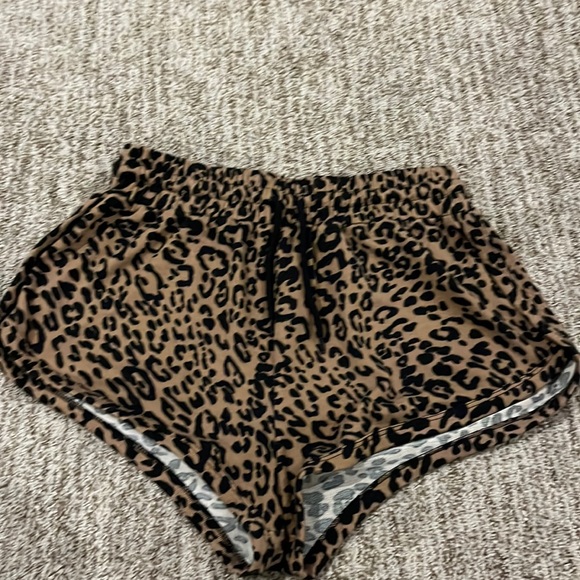 Forever 21 cheetah print comfy shorts - Picture 1 of 2